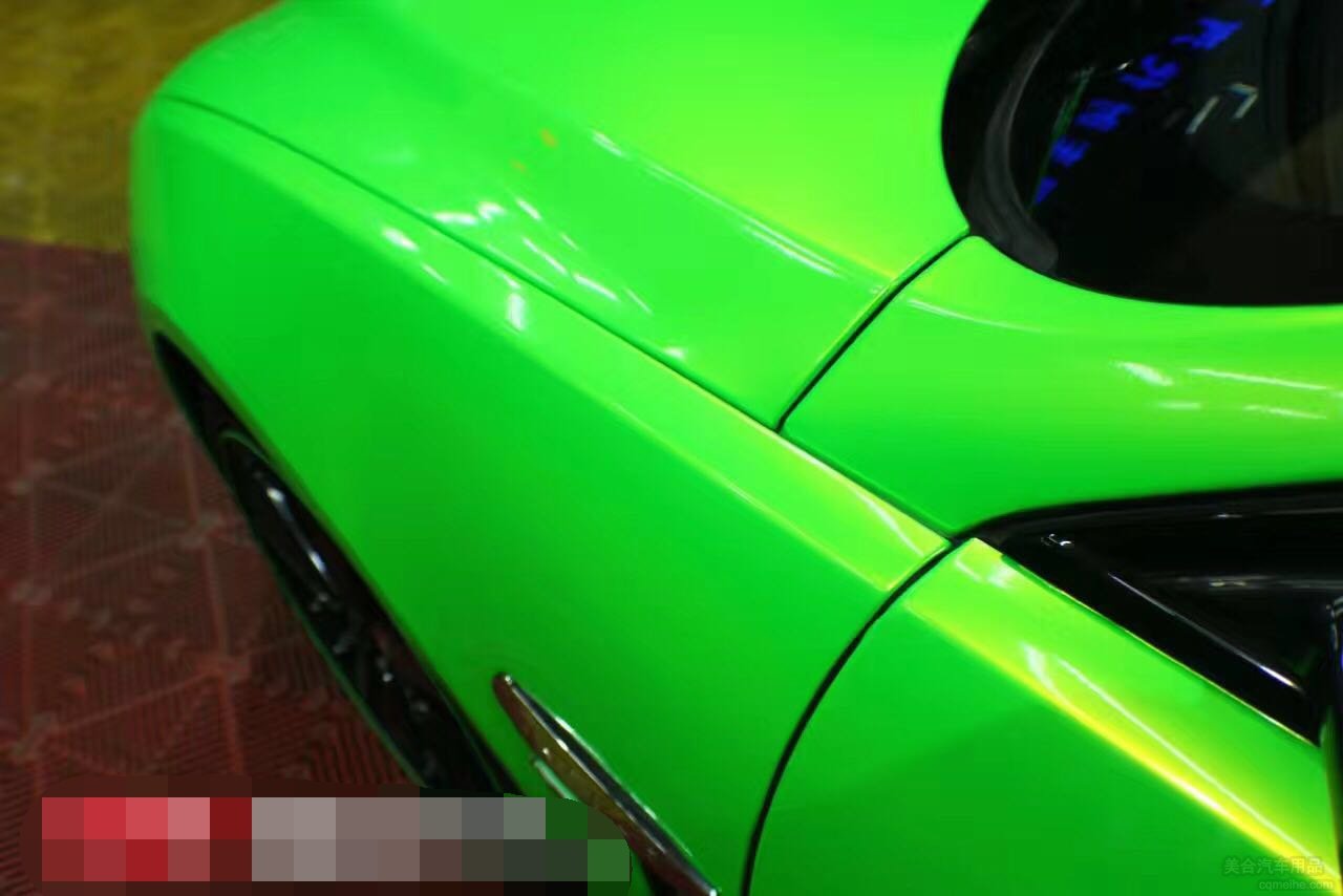 捷豹XF貼幻彩金綠汽車漆面改色膜效果